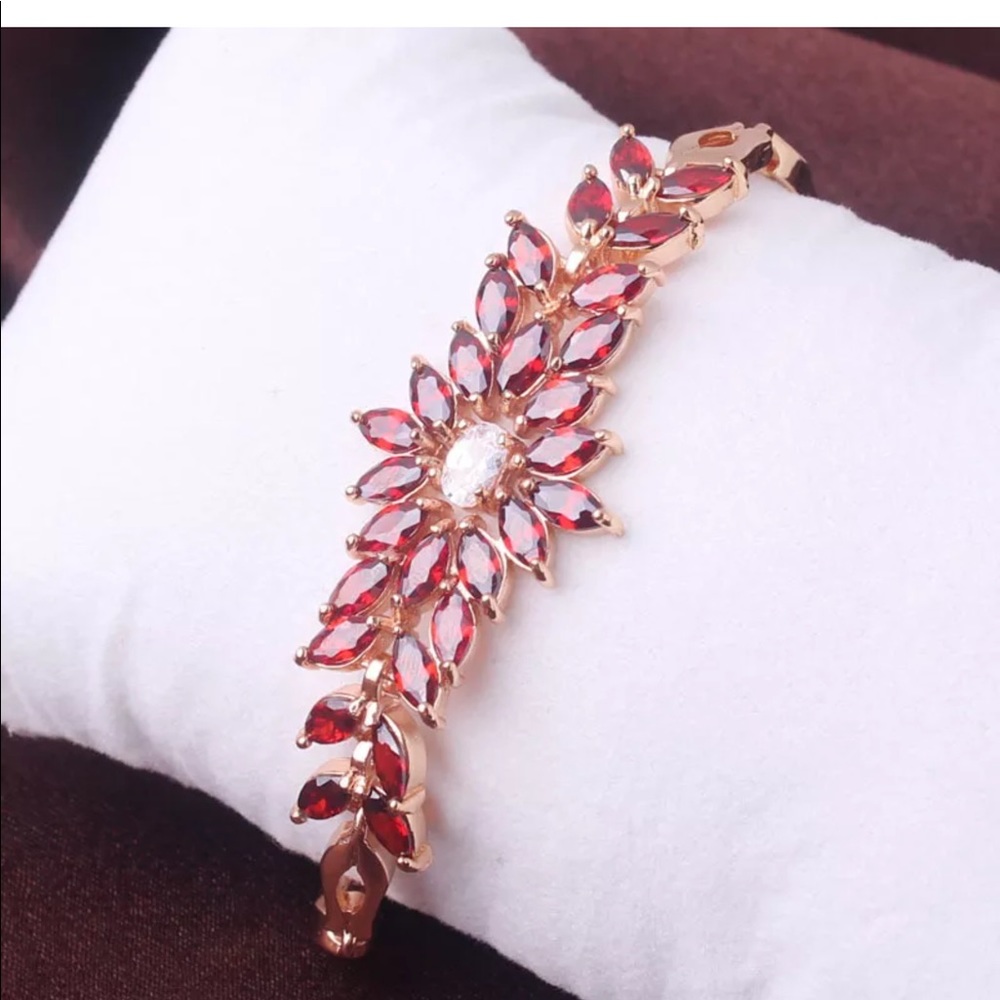 18k Gold Marquise Garnet Bracelet